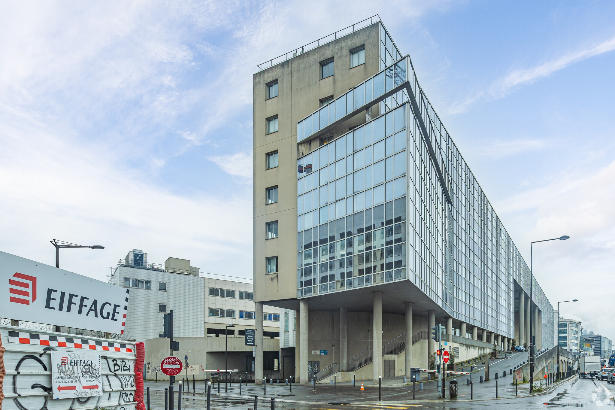 Office in Ivry-sur-Seine for lease Primary Photo- Image 1 of 3