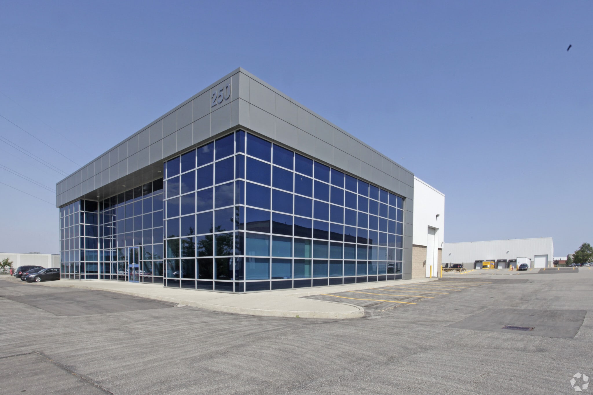 250 Admiral Blvd, Mississauga, ON à louer Photo principale- Image 1 de 3