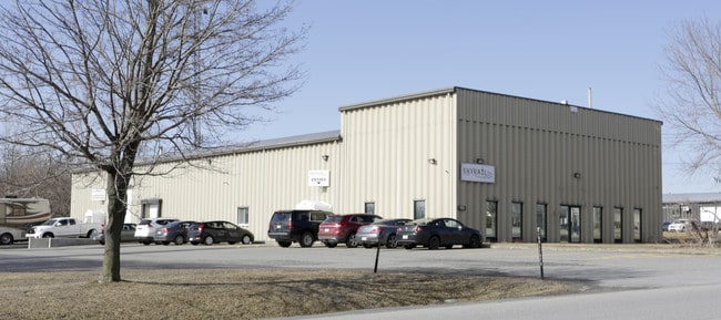 More details for 425 Boul Ford, Châteauguay, QC - Industrial for Sale