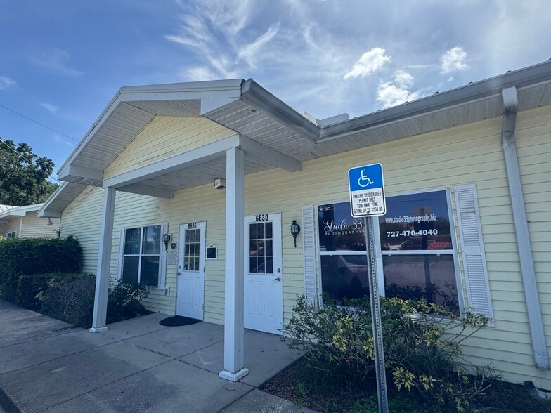 6616-6636 Rowan Rd, New Port Richey, FL for lease - Building Photo - Image 2 of 15