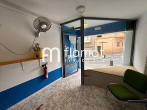 Retail in Barcelona, Barcelona for lease Interior Photo- Image 2 of 13
