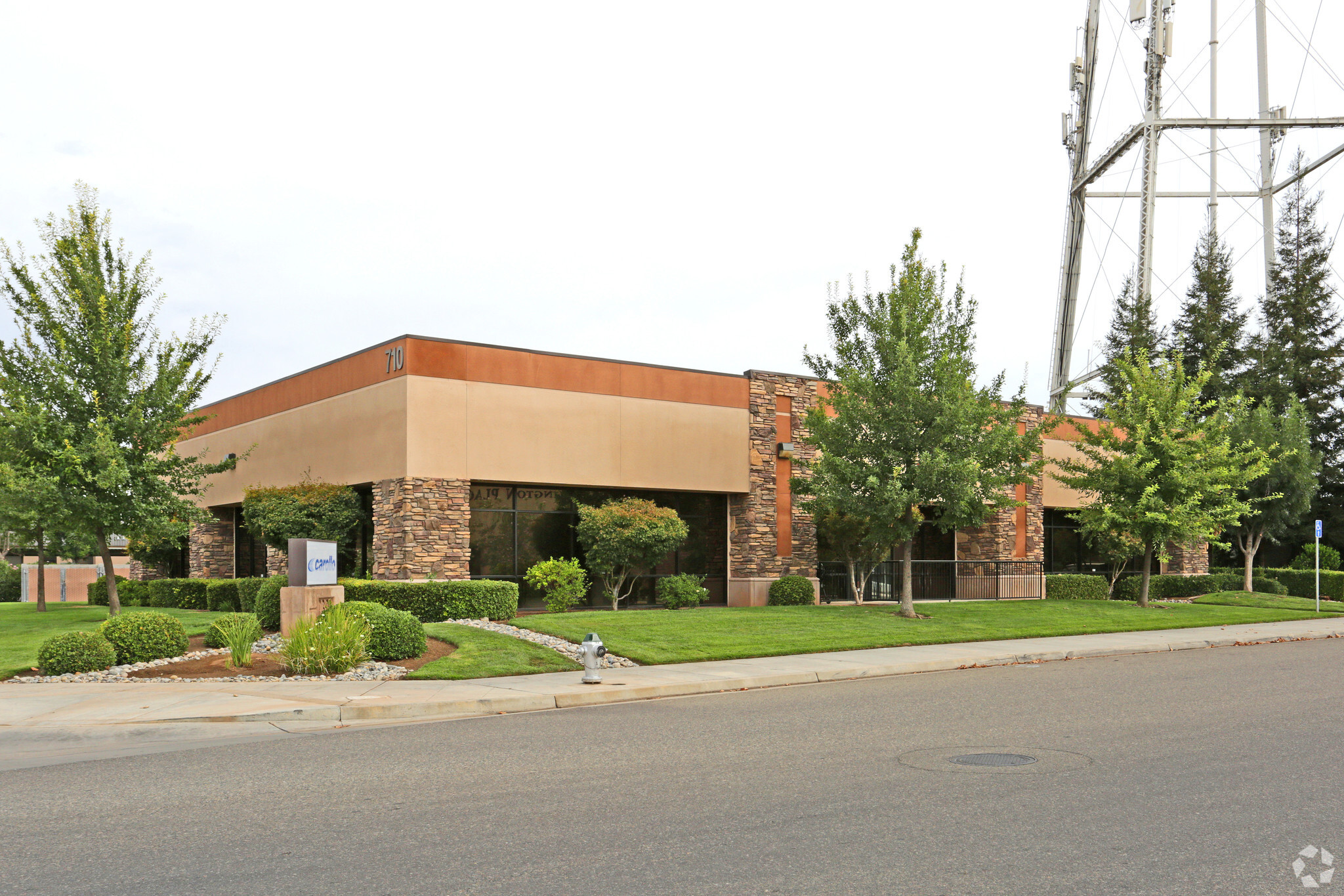 710 W Pinedale Ave, Fresno, CA for lease Building Photo- Image 1 of 5