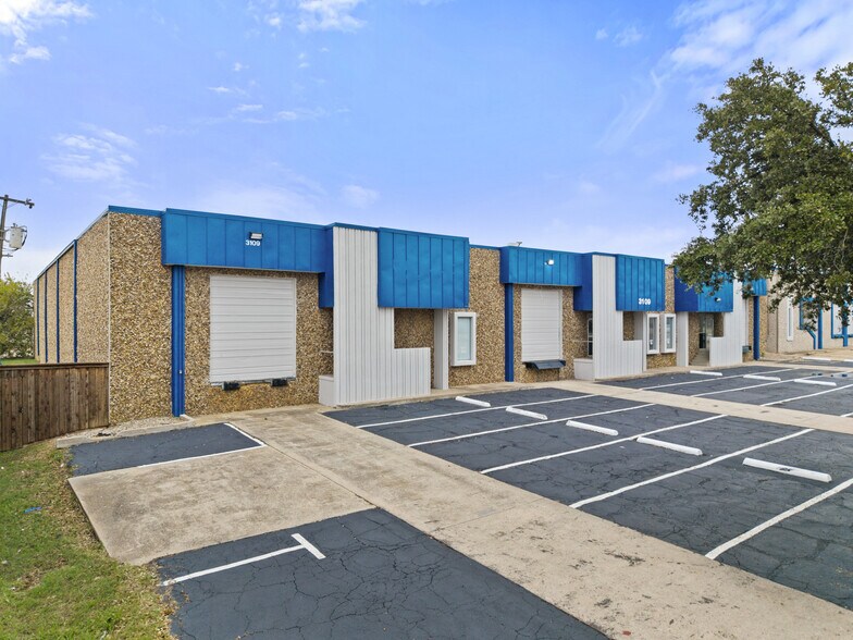 3109 Garden Brook Dr, Farmers Branch, TX à vendre - Photo du bâtiment - Image 1 de 30