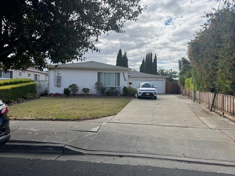 35459 Cleremont Dr, Newark, CA à vendre - Photo du bâtiment - Image 1 de 7