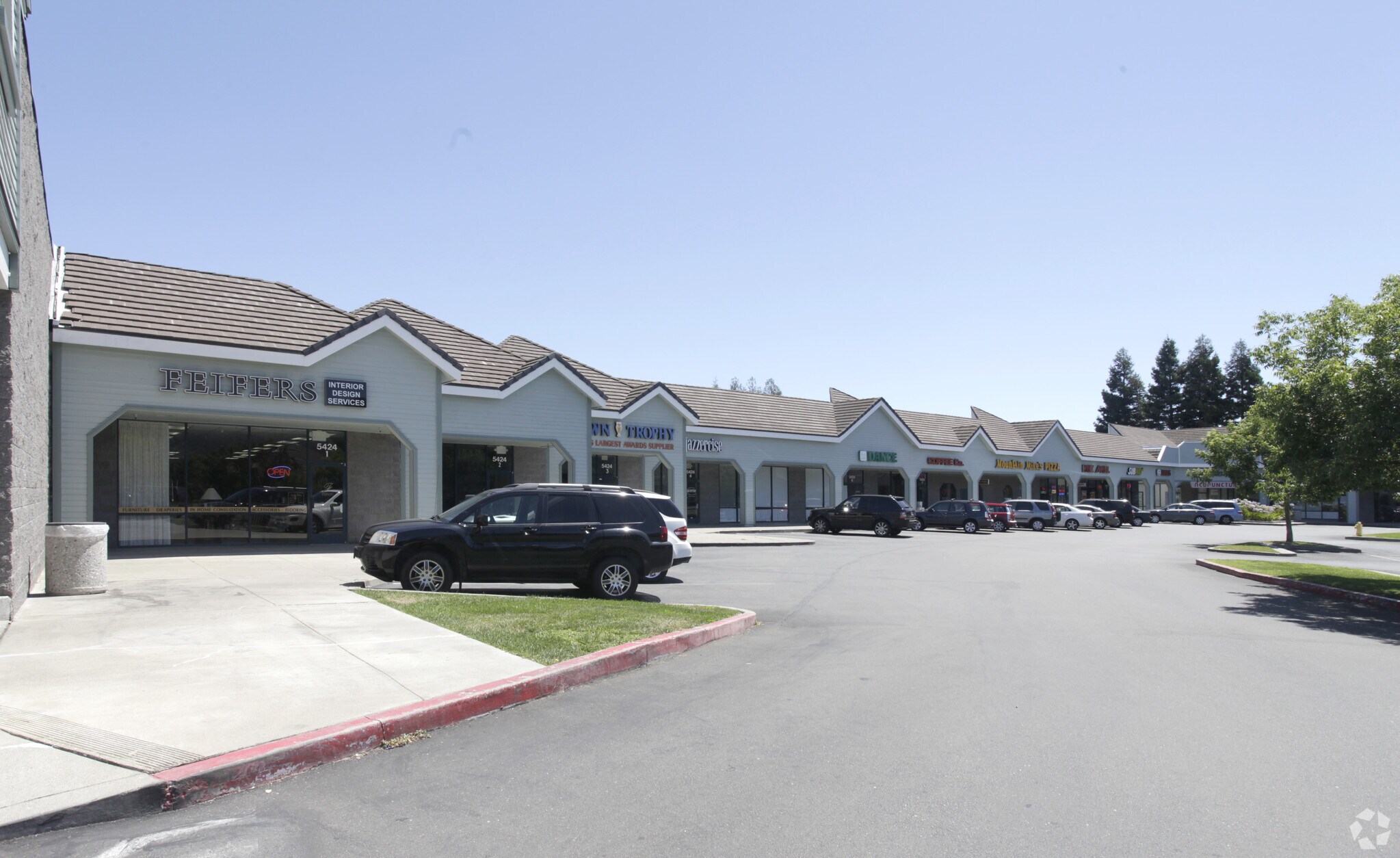 5424-5460 Sunol Blvd, Pleasanton, CA à louer Photo du bâtiment- Image 1 de 4