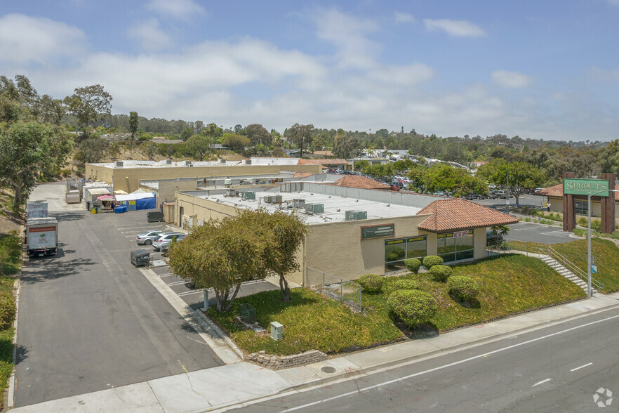 1271-1351 Encinitas Blvd, Encinitas, CA à louer - Photo du bâtiment - Image 3 de 5