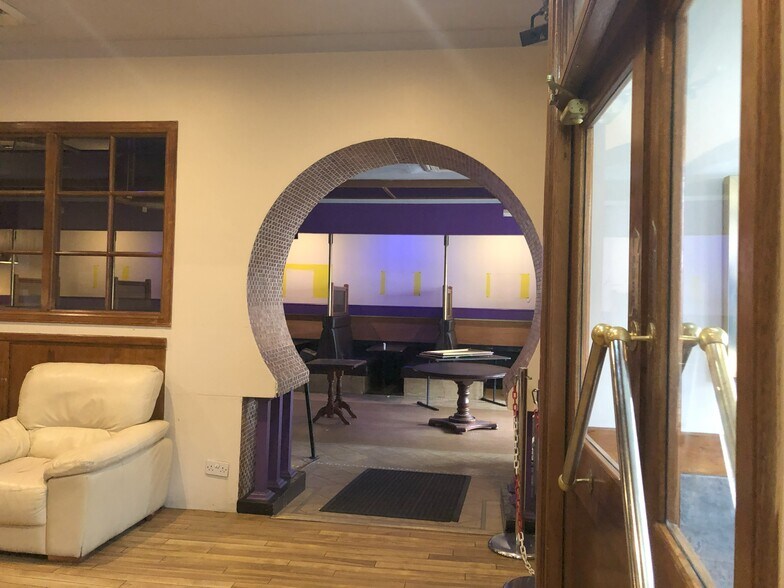 1-11 Bridge St, Ellon à vendre - Photo du bâtiment - Image 2 de 7