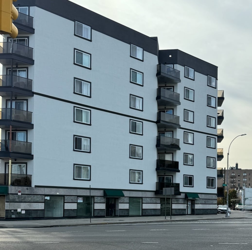 722 Banner Ave, Brooklyn, NY for lease Primary Photo- Image 1 of 5