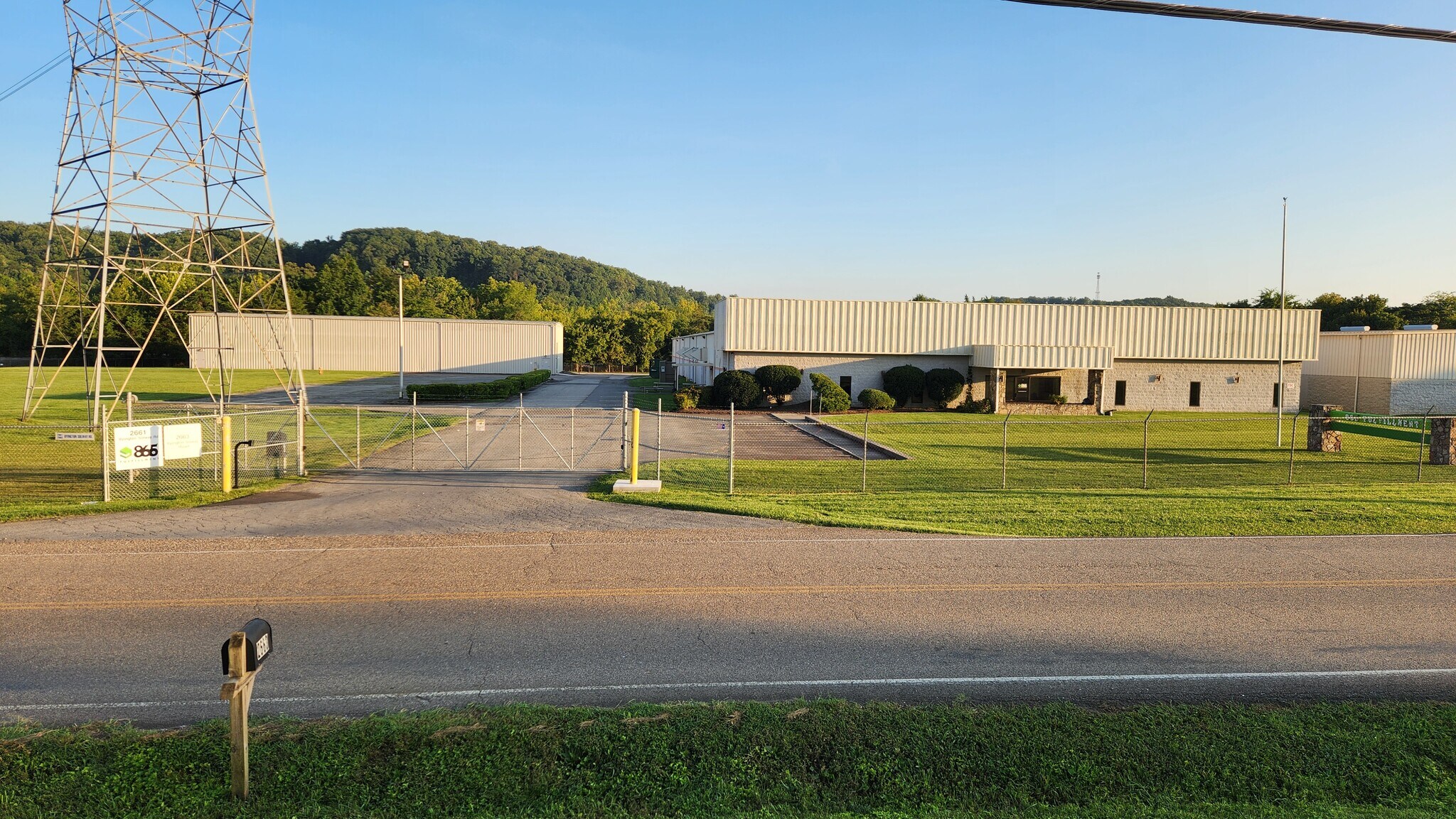 2661 Byington Solway Rd, Knoxville, TN à louer Photo du bâtiment- Image 1 de 15