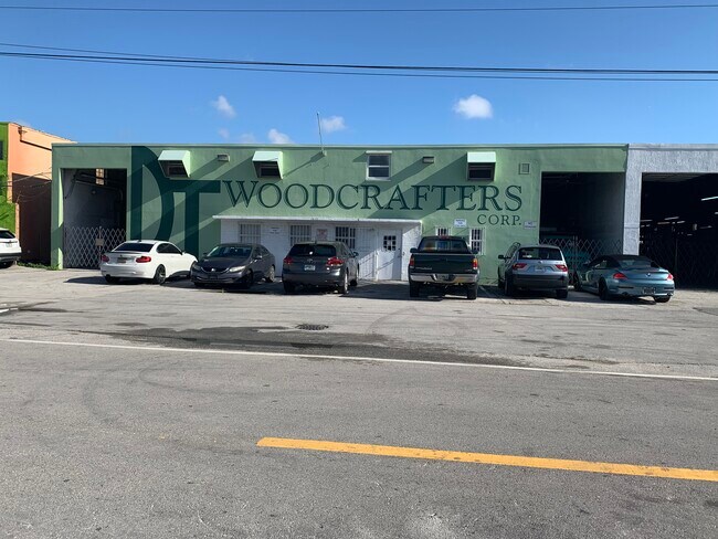 Plus de détails pour 1612-1646 W 31st Pl, Hialeah, FL - Industriel à louer