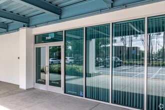 3159-3169 Red Hill Ave, Costa Mesa, CA à louer Hall d’entrée- Image 2 de 17