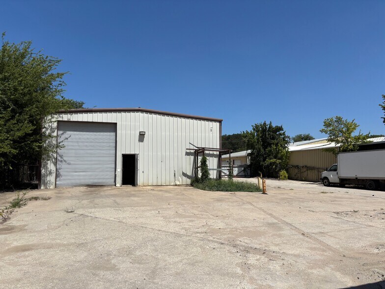 6723 Oak Crest Dr E, Fort Worth, TX à vendre - Photo du bâtiment - Image 2 de 4