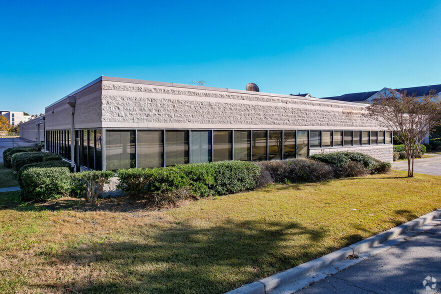 5056 International Blvd, North Charleston, SC for lease - Building Photo - Image 1 of 7