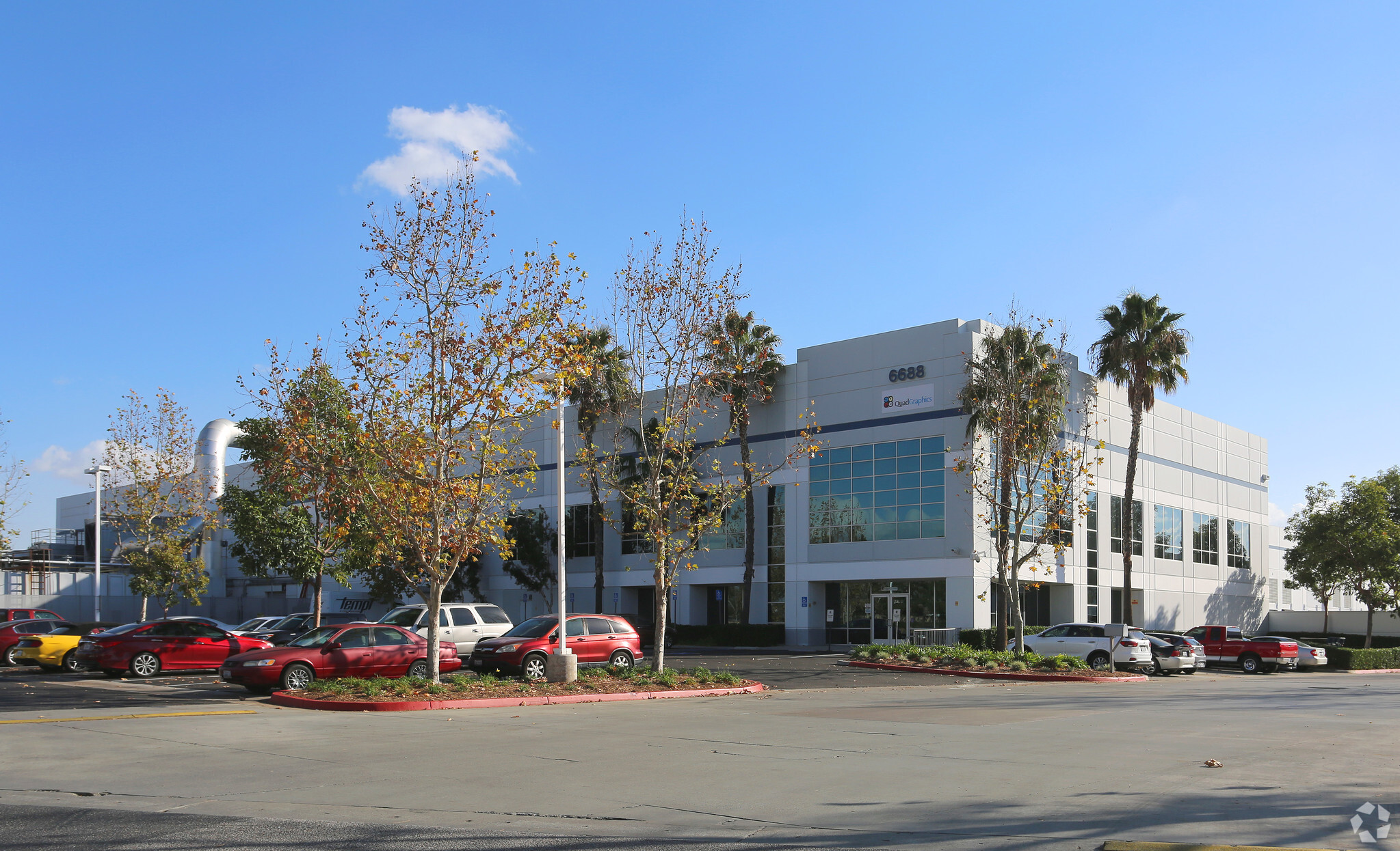 6688 Box Springs Blvd, Riverside, CA for lease Primary Photo- Image 1 of 3