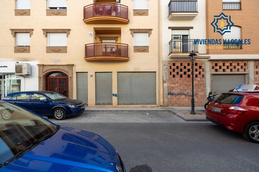 Commerce de détail dans Peligros, Granada à vendre - Photo du bâtiment - Image 3 de 22