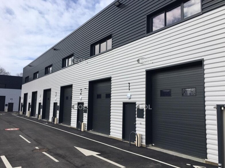 Flex in Valenton for lease - Building Photo - Image 1 of 8