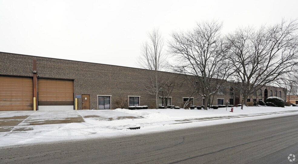 1536 Bourbon Pky, Streamwood, IL à vendre - Photo du bâtiment - Image 2 de 3