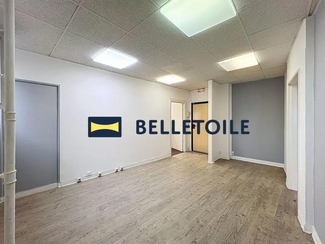 Office in Paris for sale Interior Photo- Image 1 of 44