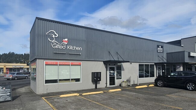 Plus de détails pour 711 Vandercook Way, Longview, WA - Commerce de détail à louer