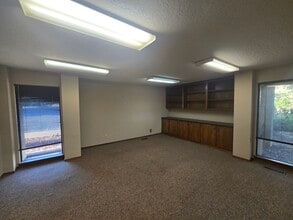 5212-5232 E 69th Pl, Tulsa, OK for lease Interior Photo- Image 2 of 4