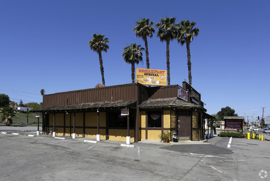 19619 Temescal Canyon Rd, Corona, CA for lease - Building Photo - Image 1 of 2
