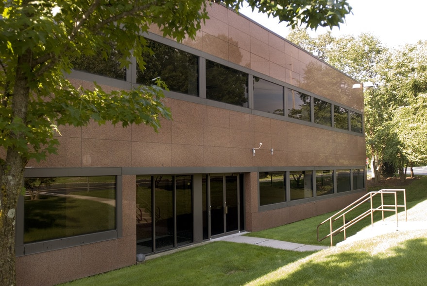 3 Paragon Dr, Montvale, NJ for lease - Building Photo - Image 3 of 14