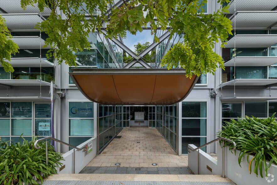 20 Dale St, Brookvale à louer - Photo du bâtiment - Image 3 de 4