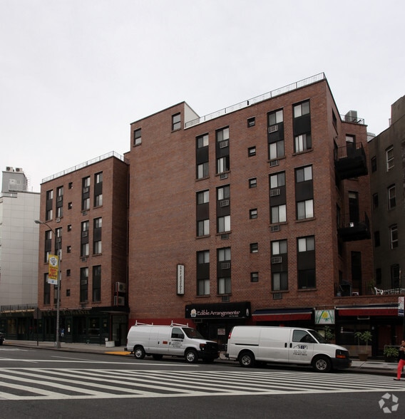 29 Seventh Ave S, New York, NY for lease - Building Photo - Image 2 of 13