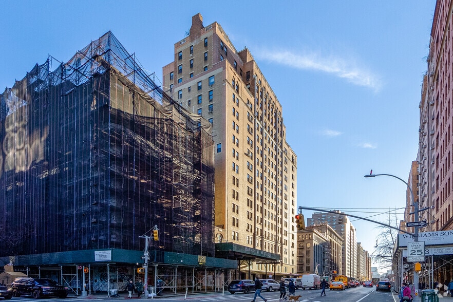 101 Seventh Ave, New York, NY for lease - Building Photo - Image 2 of 14