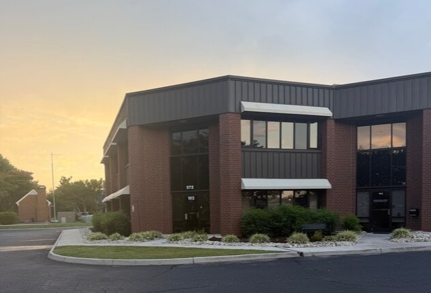 572 Central Dr, Virginia Beach, VA for lease - Building Photo - Image 2 of 18