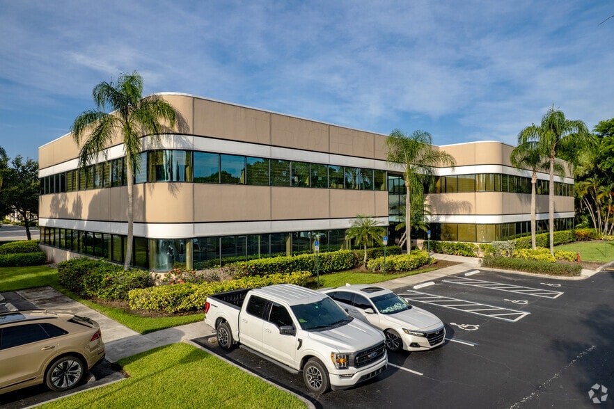 440 Sawgrass Corporate Pky, Sunrise, FL for lease - Primary Photo - Image 1 of 5
