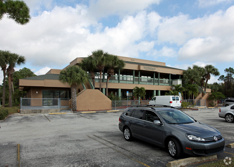 1945 Palm Bay Rd NE, Palm Bay, FL for sale - Primary Photo - Image 1 of 11