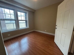 715-725 Elm St, Winnetka, IL for lease Interior Photo- Image 1 of 3