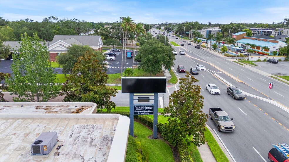 7000 4th St N, Saint Petersburg, FL for lease - Building Photo - Image 2 of 16