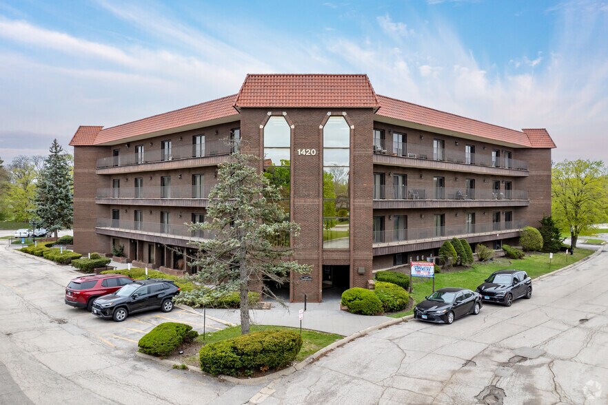 1420 Renaissance Dr, Park Ridge, IL à louer - Photo du bâtiment - Image 1 de 19