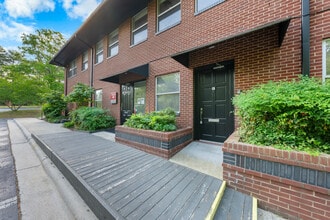 180 Providence Rd, Chapel Hill, NC à louer Photo intérieure- Image 1 de 23