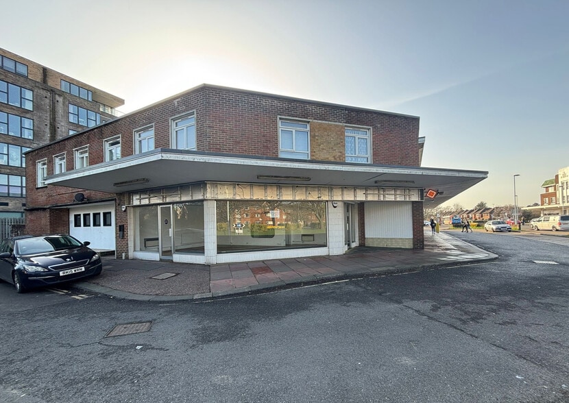 1 The Strand, Worthing for lease - Building Photo - Image 2 of 4