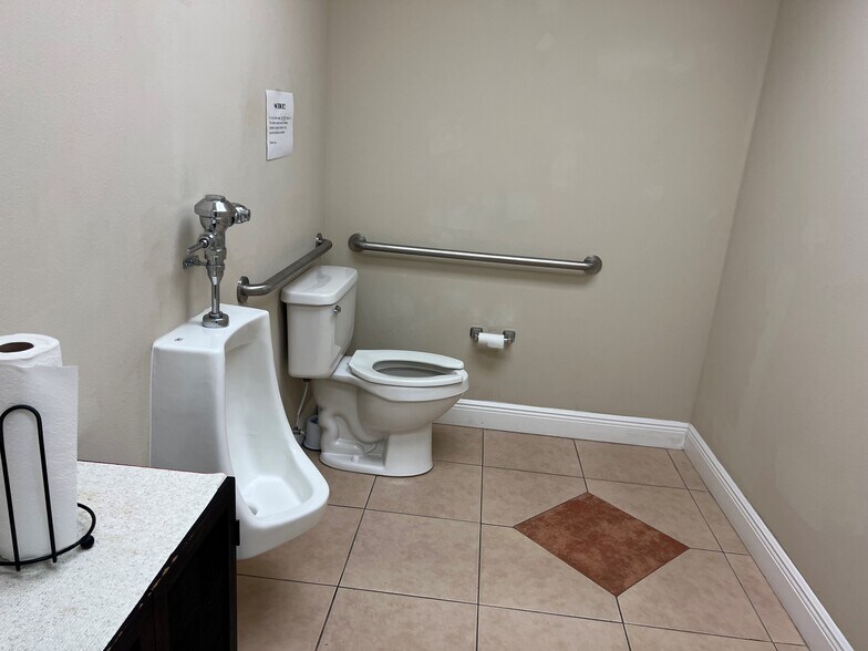 105-111 Cleveland Ave, Cocoa Beach, FL à vendre - Photo du bâtiment - Image 2 de 9