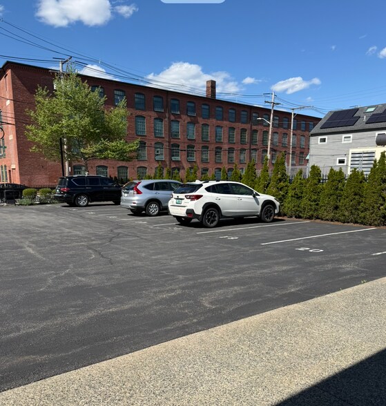 334-344 Carpenter St, Providence, RI à louer - Photo du bâtiment - Image 2 de 11