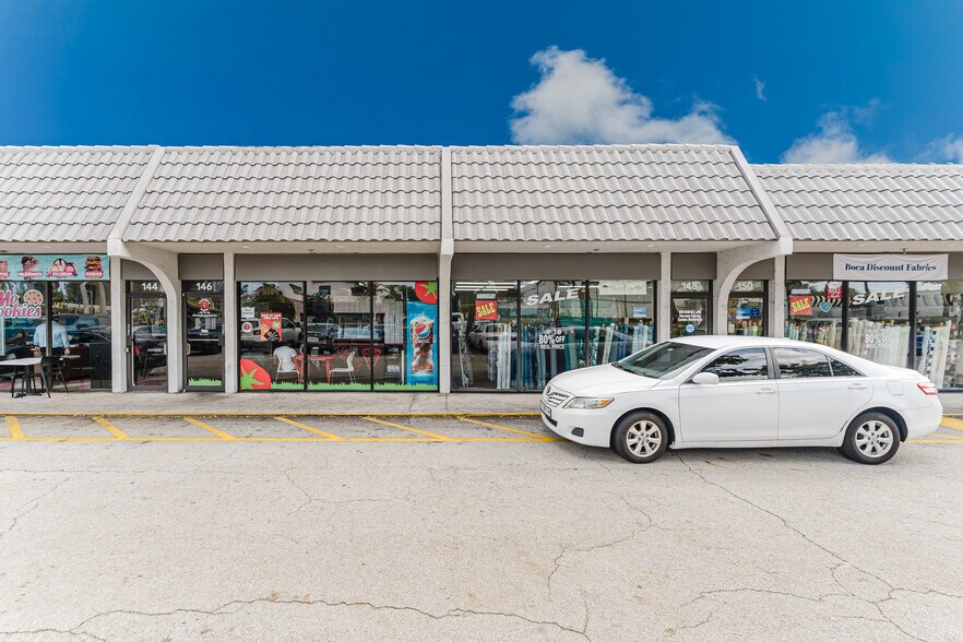 130 NW 20th St, Boca Raton, FL à louer - Photo du bâtiment - Image 3 de 17