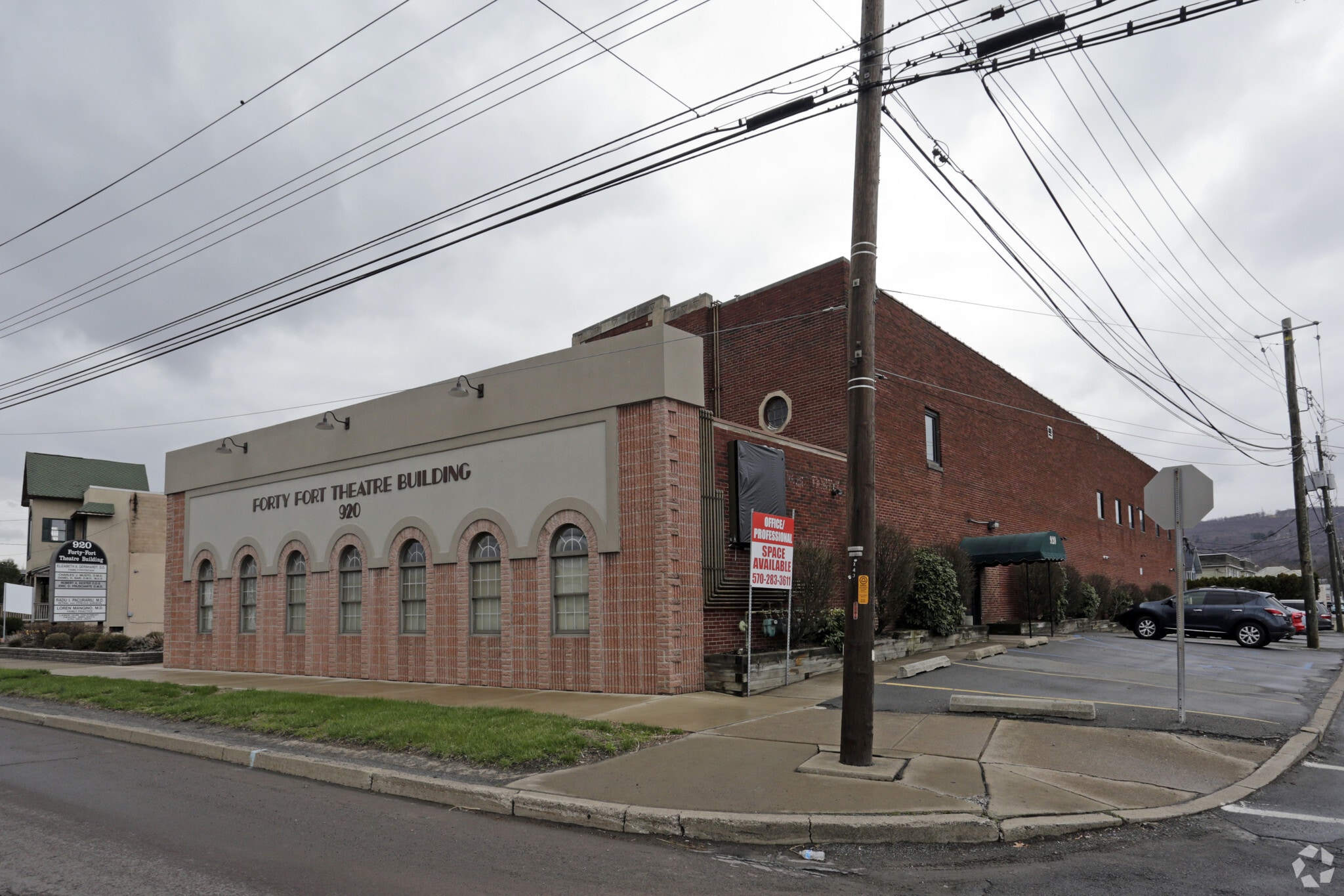 920 Wyoming Ave, Forty Fort, PA for lease Primary Photo- Image 1 of 9