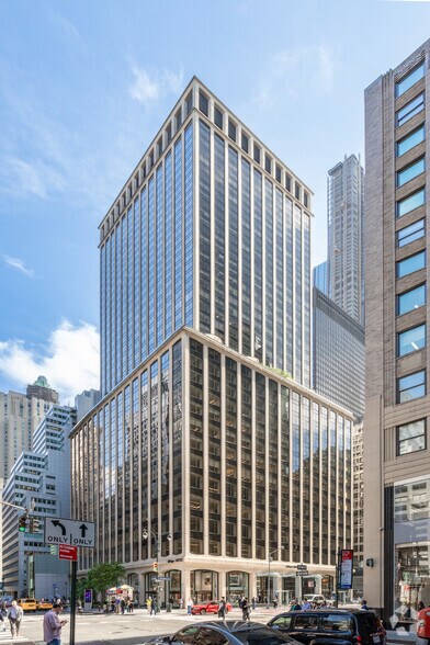 437 Madison Ave, New York, NY à louer - Photo du bâtiment - Image 2 de 20