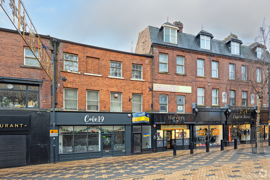 11-11A Cross Sq, Wakefield for sale - Building Photo - Image 1 of 1