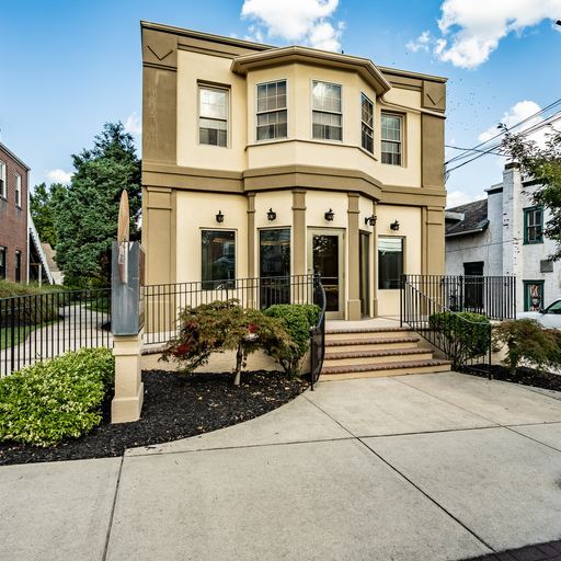 335 E Main St, Collegeville, PA à vendre - Photo du bâtiment - Image 2 de 31
