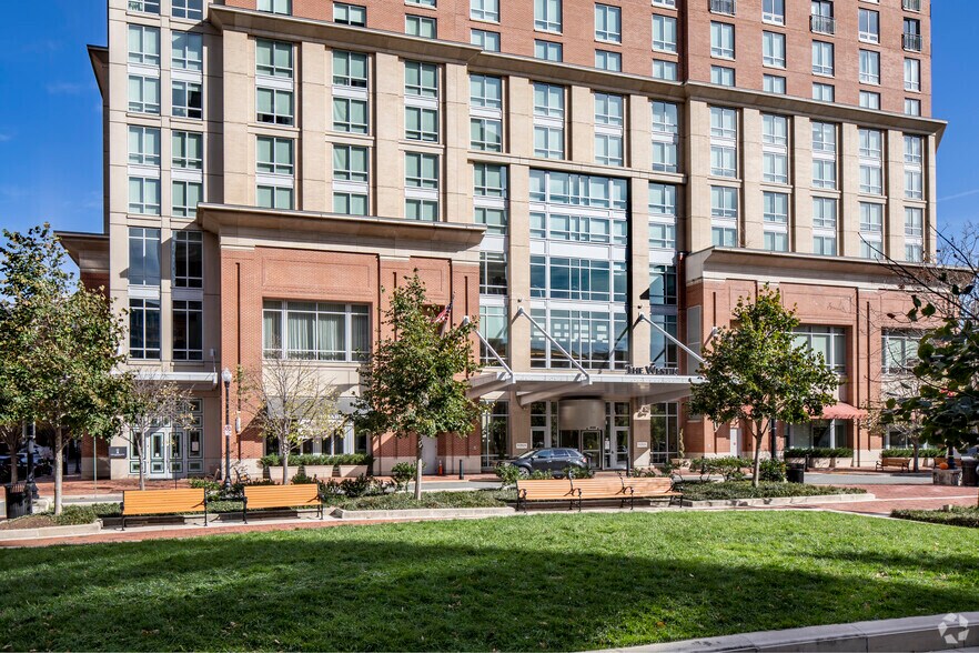 400 Courthouse Sq, Alexandria, VA à louer - Photo du bâtiment - Image 3 de 3