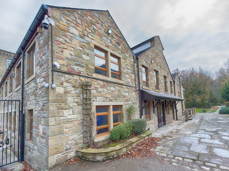 New Hall Hey Rd, Rossendale à louer - Photo du bâtiment - Image 1 de 1