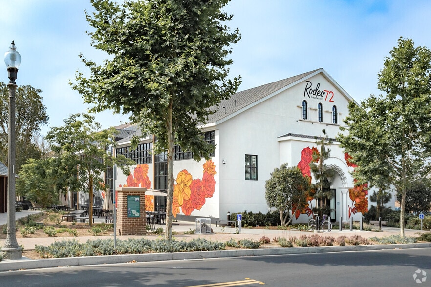 7012 Walnut Grove Dr, Whittier, CA à louer - Photo du bâtiment - Image 1 de 65