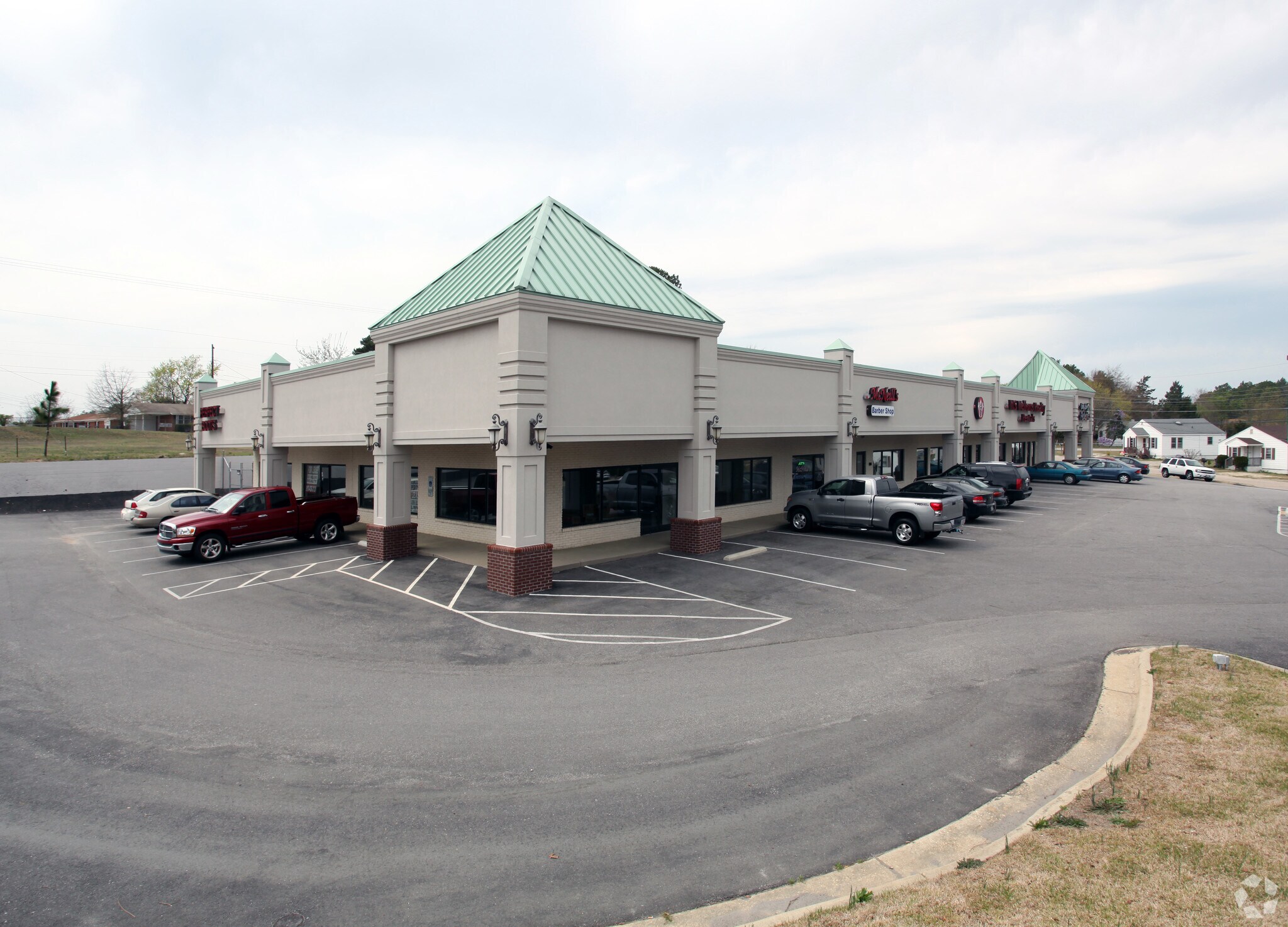 501-517 Lillington Hwy, Spring Lake, NC for lease Primary Photo- Image 1 of 5