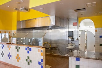 3301-3311 E 12th St, Oakland, CA à louer Photo intérieure- Image 1 de 25