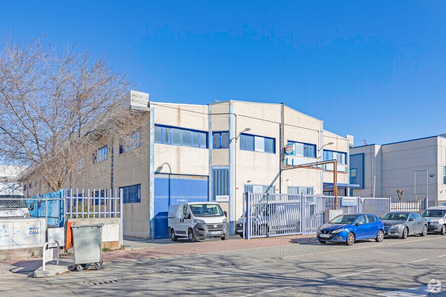 Industrial in Madrid, Madrid for sale - Primary Photo - Image 1 of 3